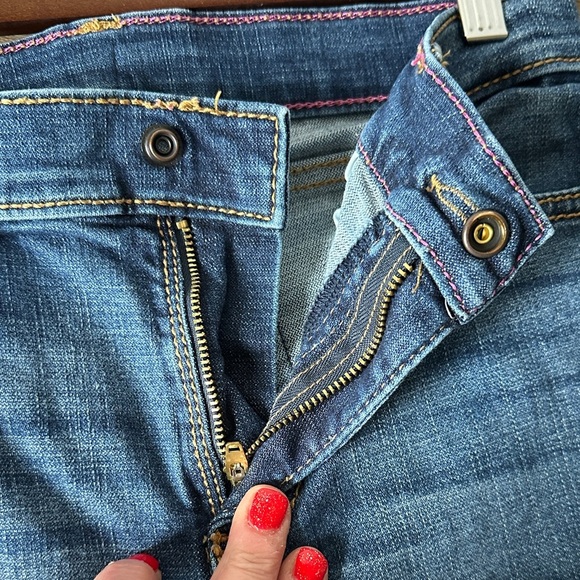 Wrangler Women's Straight Leg Jeans in Classic Blue - Picture 3 of 4